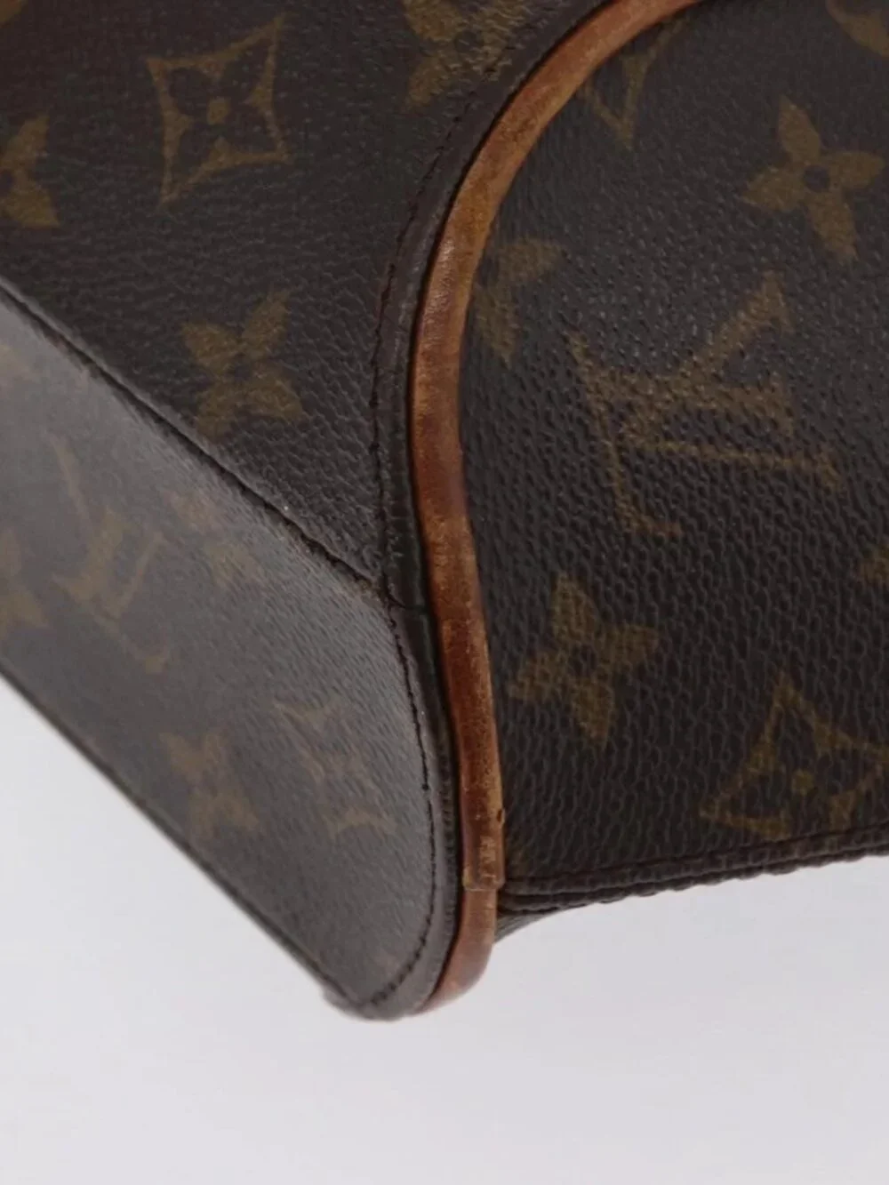 LOUIS VUITTON Monogram Ellipse MM Hand Bag